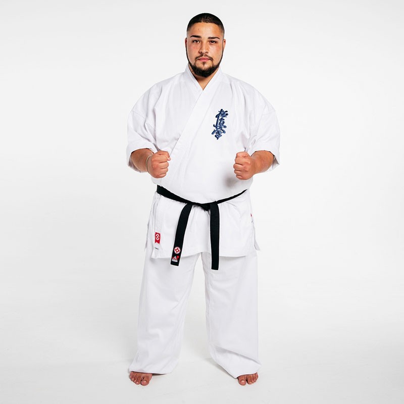 Karategi Kyokushin allenamento