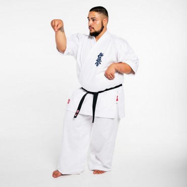 Karategi Kyokushin bianco allenamento