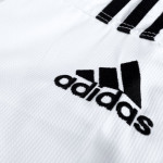 dobok Adidas collo nero WT logo spalle